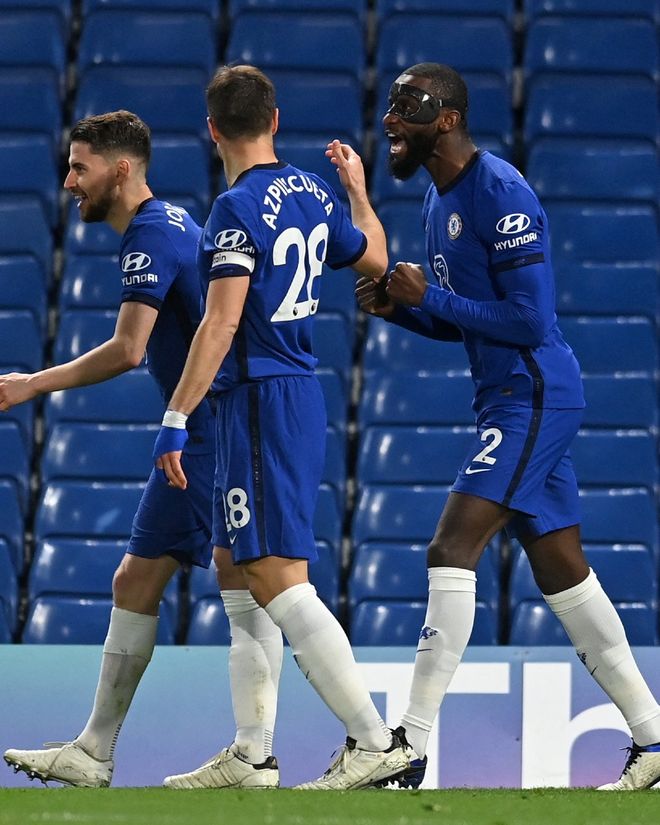 火箭惨败国王遭遇三连败！一场比赛暴露两大软肋，杜兰特无奈震惊