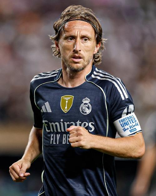 英超3月最佳球员候选：B费领衔，赖斯、埃兰加在列