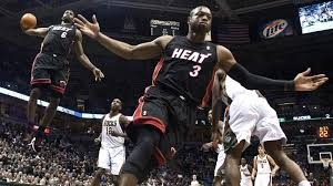 2025 赛季：中信兄弟队在台湾大赛失利后，球迷集体在球场外守候表示支持